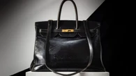 1ª bolsa Birkin é vendida por R$ 55 Mi em leilão histórico
