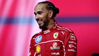 Hamilton vence a primeira pela Ferrari e quebra jejum na F1
