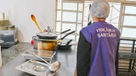 Estudantes passam mal após almoço em RU e cozinha é interditada