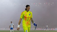Cássio celebra 0 a 0 com Fla, rebate críticas e elogia arbitragem
