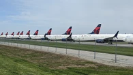 Delta paga multa milionária após despejar combustível em escolas