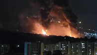 Israel bombardeia refinarias de petróleo no Irã; veja imagens