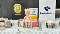 Boneca recheada com droga é apreendida nos Correios em SC