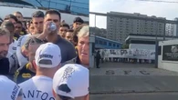 Torcida cobra Neymar em invasão no Santos: "Merecem tapa na cara"