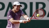 João Fonseca encara Casper Ruud em jogo decisivo de Roland Garros