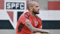 São Paulo 'ajuda' Daniel Alves a quitar pensão dos filhos e dívida com banco