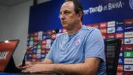 São Paulo: sem técnico, torcida pede Ceni, pressionado no Bahia