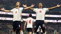 Inglaterra supera vermelho, segura pressão e elimina México