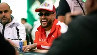 Poupado pelo Santos, Neymar participa de torneio de poker em SP