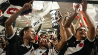 Vasco recebe o Vitória em São Januário com casa cheia