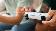 Controles de PlayStation e Xbox disparam em vendas com descontos