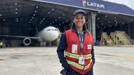 Jovem troca setor administrativo por manutenção de aeronaves