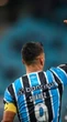 Grêmio lança camisas emolduradas e autografadas por Suárez