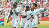 Com um a mais, Senegal atropela Iraque e sonha com classificação
