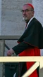 Holofotes apontados para os cardeais antes do conclave