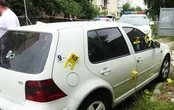 У Києві двоє чоловіків влаштували стрілянину по автомобілю