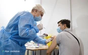 Центри COVID-вакцинації змінили графік роботи: коли і де можна отримати щеплення