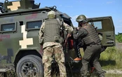 Зі зброєю та спецтехнікою: прикордонники та силовики провели спільні навчання