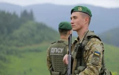 Прикордонники знайшли 400 ящиків контрабандних сигарет у вантажівці з вишнями