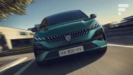 Voici la nouvelle Peugeot E-308 : la voiture électrique gagne en autonomie et se refait une beauté pour mieux affronter la concurrence