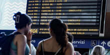 Come sta andando lo sciopero nazionale di Italo, Trenitalia e TrenordÈ iniziato alle 21 di sabato e finirà alle 21 di domenica: in tutte le principali stazioni italiane la gran parte dei treni risulta cancellata