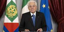 Sergio Mattarella ha preso in giro la proposta di legge della Lega di vietare il femminile nelle cariche pubblicheIn un discorso il presidente della Repubblica ha usato la parola “sindaca”, chiedendosi scherzosamente se si possa ancora usare