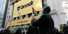 L’app di dating gay Grindr è stata accusata di aver condiviso i dati sensibili di centinaia di utenti con terze parti