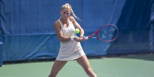 Diversi giornali scrivono che la tennista marchigiana Camila Giorgi si è ritirata