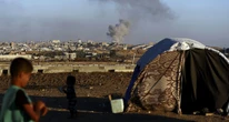 I civili a Rafah non sanno più cosa fareIn questi giorni sono passati dalle false speranze per un cessate il fuoco a dover scappare da una nuova offensiva israeliana: molti sono disperati, molti rassegnati