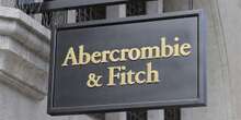 L’ex amministratore delegato di Abercrombie & Fitch è stato arrestato con l’accusa di sfruttamento e abusi sessuali