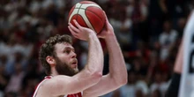 Il giocatore di basket Nicolò Melli lascia l’Olimpia Milano, di cui era capitano
