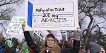 La Corte Suprema degli Stati Uniti non limiterà l’accesso all’aborto farmacologicoI nove giudici hanno respinto una causa che chiedeva di limitare l’accesso al mifepristone, uno dei due farmaci utilizzati per la procedura, a causa di un vizio di forma