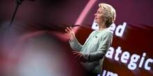 Ursula von der Leyen ha rinviato la presentazione della nuova CommissioneLo farà non prima della prossima settimana, e non mercoledì come inizialmente previsto