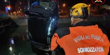 Tre giovani sono morti dopo essere finiti con l’auto in un canale a Portogruaro, in provincia di Venezia