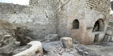 Le foto del panificio che era anche una prigione scoperto a Pompei