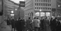 L’inaugurazione della prima metro di Milano, sessant’anni faFoto d'archivio dei lavori e dei primi passeggeri della M1, o linea rossa, di cui partì il primo treno la mattina del 1°novembre 1964