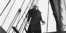 Il primo “Nosferatu” non avremmo nemmeno dovuto vederloLa vedova di Bram Stoker fece distruggere tutte le copie del primo adattamento di “Dracula”, tranne una