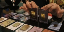 Harga Emas Antam di Akhir Pekan Dibuka Tak Berubah di Rp 920.000 per Gram