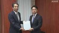小泉新農相“承りました” 江藤前大臣から業務引き継ぎ