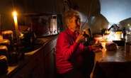 Ukrainian citizens help each other with vital supplies as Putin's blackouts spark chaos