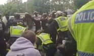 London protest chaos as riot police brawl with angry anti-lockdown crowd – fury at Boris