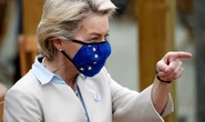 'You should be able to understand it!' Von der Leyen's aide sparks fury for patronising UK