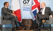 Keep your word! Macron sends Boris bitter Brexit demand - and offers 'reset' of relations
