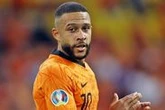 Barcelona ‘putting final touches on Memphis Depay transfer’ as Ronald Koeman informs squad
