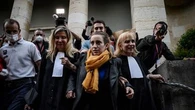 VIDÉO - "Je vais pouvoir retrouver mes enfants" : Valérie Bacot ressort libre et applaudie du tribunal