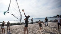 Auto-tests sur les plages, traçage "à la japonaise" : ce qui va changer cet été dans la traque du Covid-19