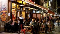Les terrasses, cette singularité française "où s'expriment la joie de vivre et la liberté"