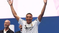 Football : "Je vais donner ma vie pour ce club", promet Kylian Mbappé devant les supporters du Real Madrid