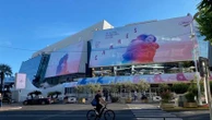 Festival de Cannes 2025 : "On sent que tout le milieu du cinéma va se rencontrer, c'est génial", la ville se prépare.