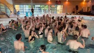 Dans le Nord, le festival des "Nuits secrètes" proposait un concert mystère en maillot de bain !